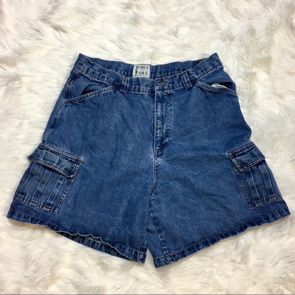 The perfect vintage  high rise cargo denim shorts